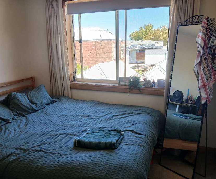 Room in a share house