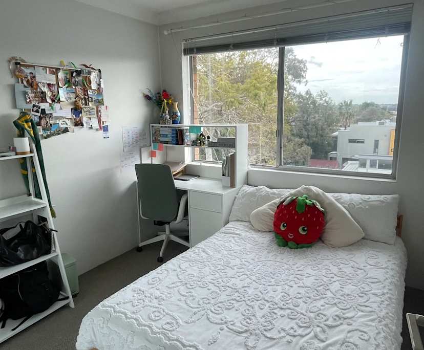 Unfurnished room in a flatshare