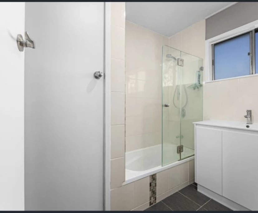 $250, Share-house, 3 bathrooms, Raceview QLD 4305