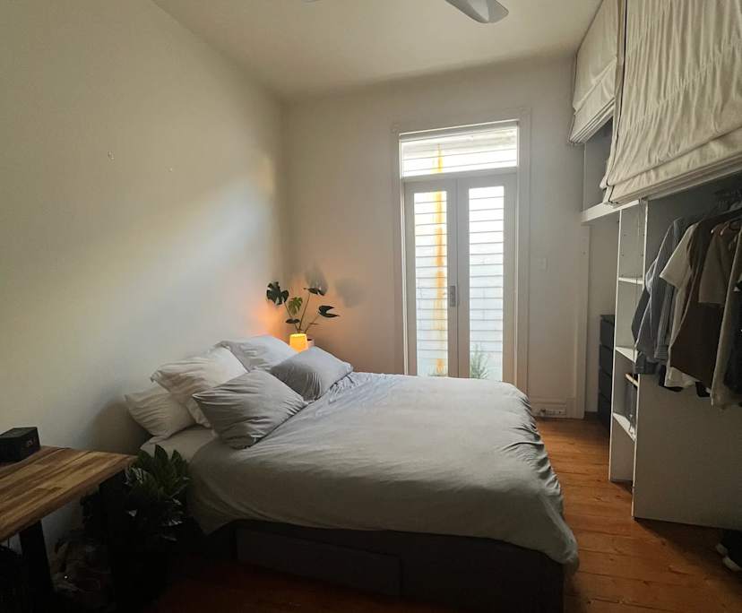 Furnished room in a share house