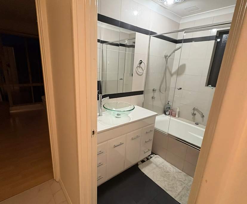 Room in a share house