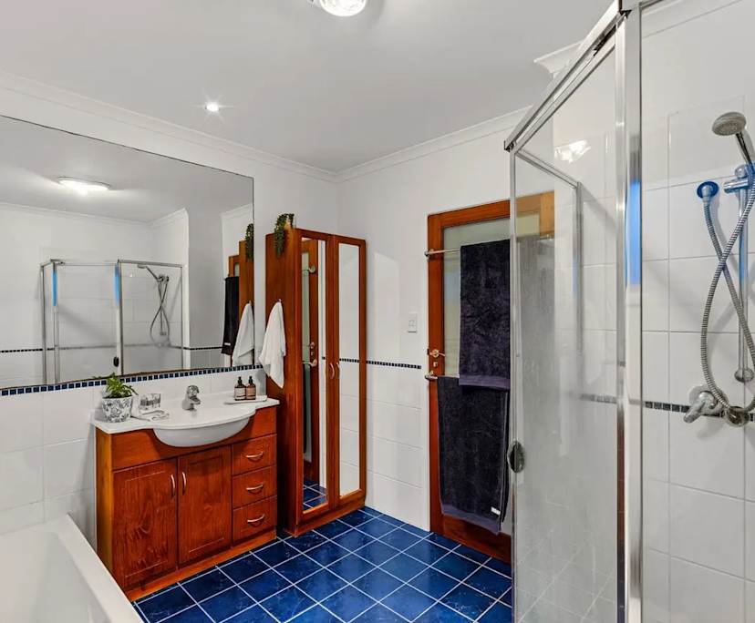 $370, Student-accommodation, 3 bathrooms, Corinda QLD 4075