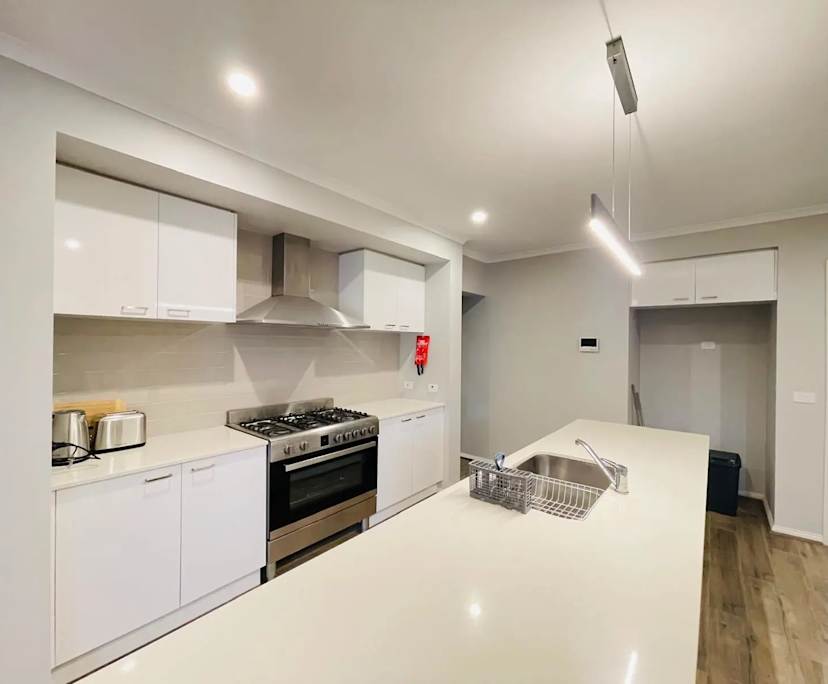 $300, Share-house, 2 bathrooms, Drouin VIC 3818