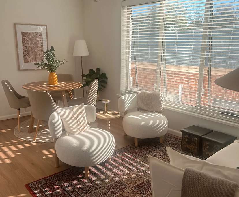 Furnished room in a flatshare