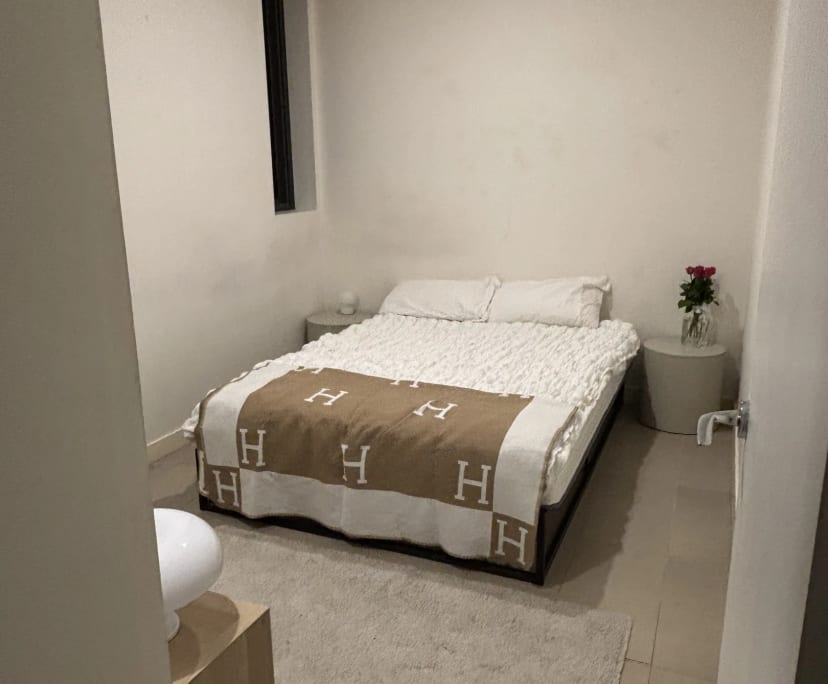 Furnished room in a flatshare
