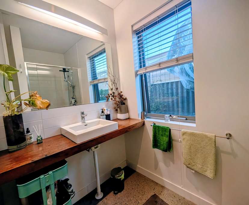 $295, Share-house, 4 bathrooms, Bayswater WA 6053