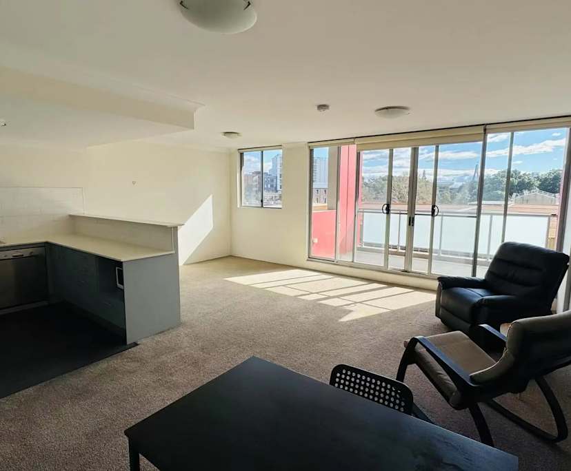 Furnished room with ensuite in a flatshare