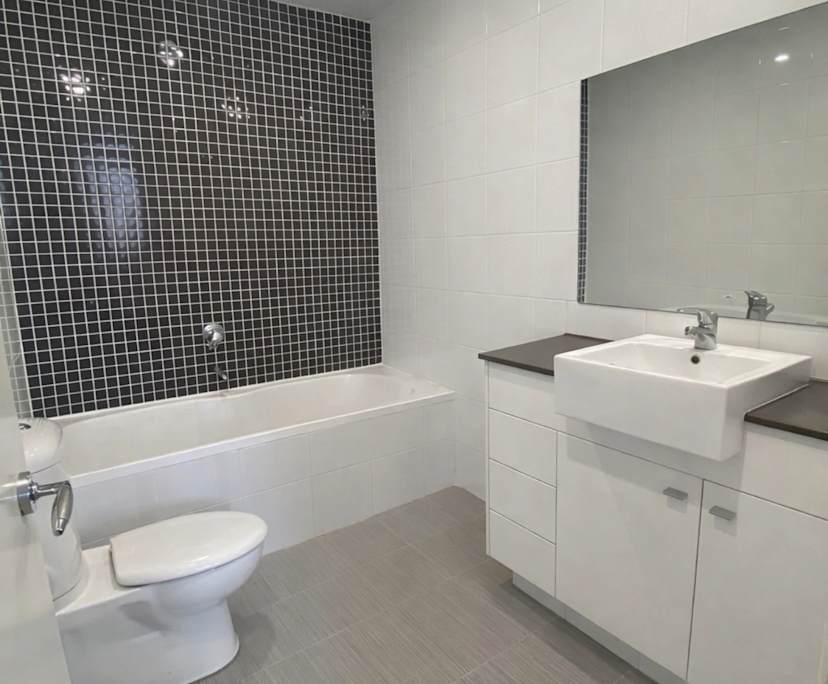 Unfurnished room with own bathroom
