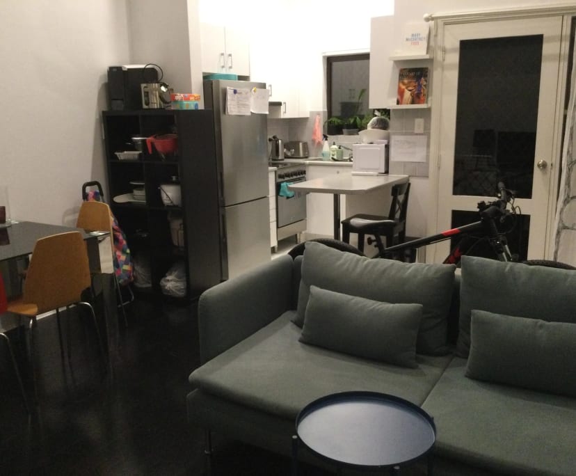 Furnished room in a flatshare