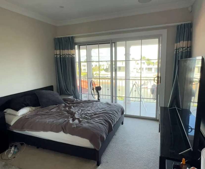 Unfurnished room in a share house