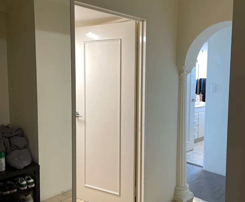 $275, Flatshare, 2 bathrooms, Surfers Paradise QLD 4217