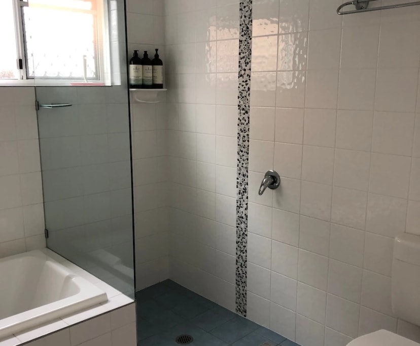 $400, 1-bed, 1 bathroom, Margate QLD 4019