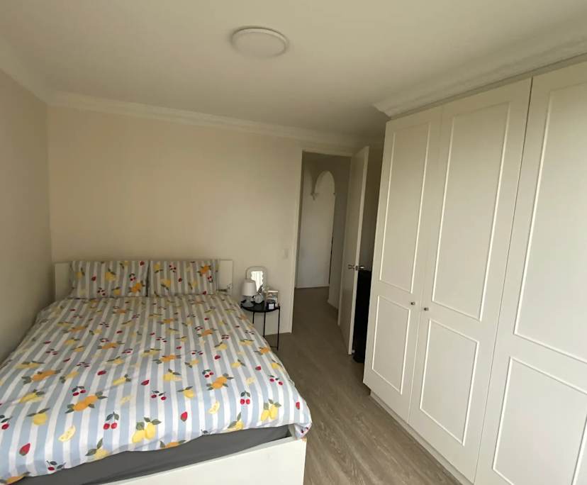 Furnished room in a flatshare