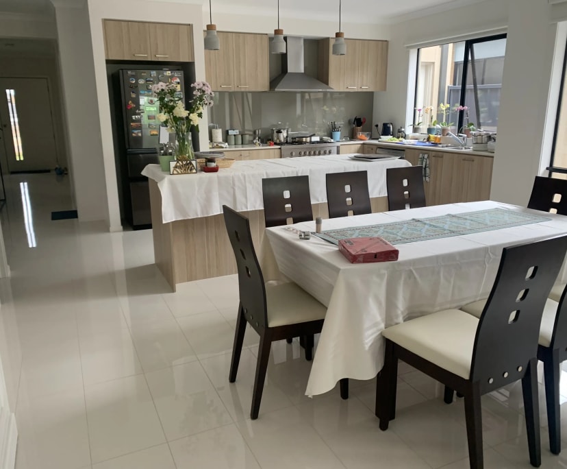 Room for Rent in Melton South, Melbourne 165, Fur...