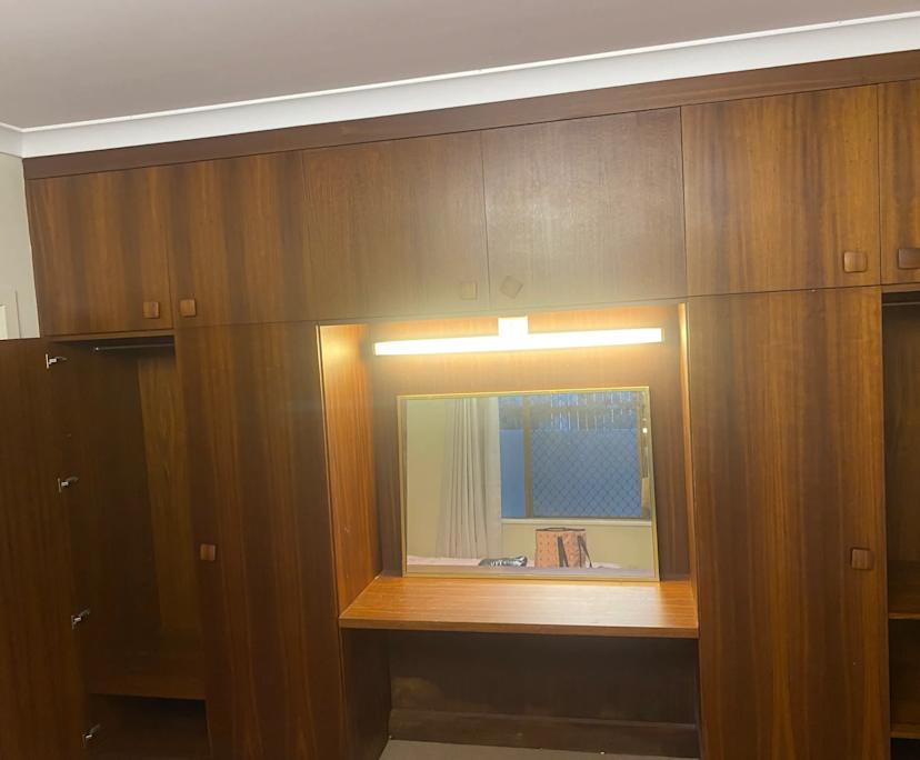 Room in a share house