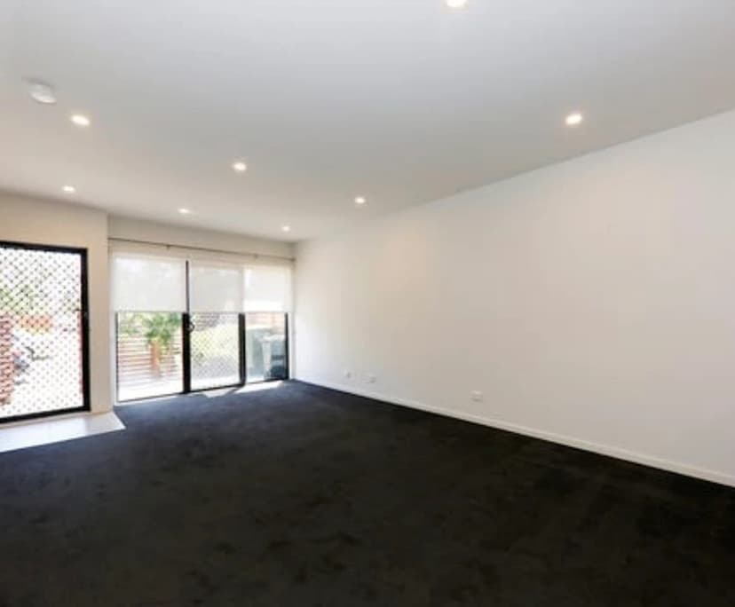 Unfurnished room with own bathroom