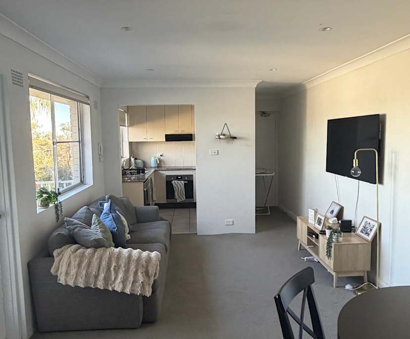 Furnished room in a share house