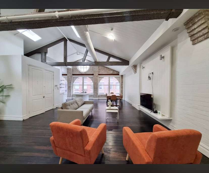 Furnished room with ensuite in a flatshare