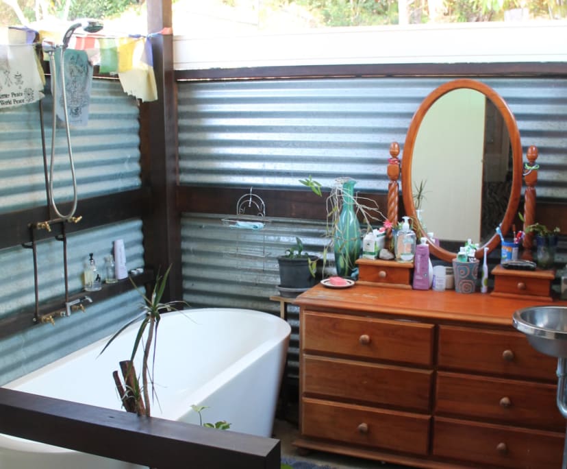 $350, Homestay, 3 bathrooms, Girards Hill NSW 2480