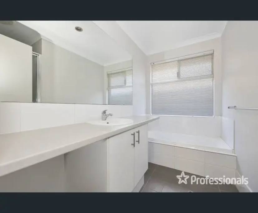 $300, Share-house, 4 bathrooms, Butler WA 6036