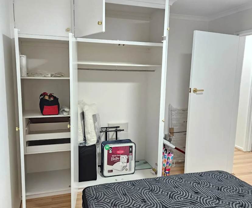 $490, 1-bed, 1 bathroom, Flemington VIC 3031