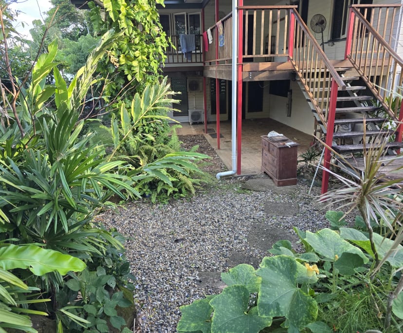 Granny Flat for Rent in Edge Hill, Cairns 350, Fl...