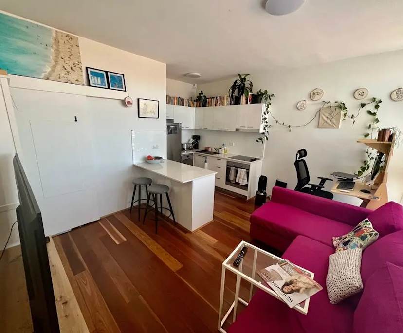 $650, 1-bed, 1 bathroom, Bondi NSW 2026