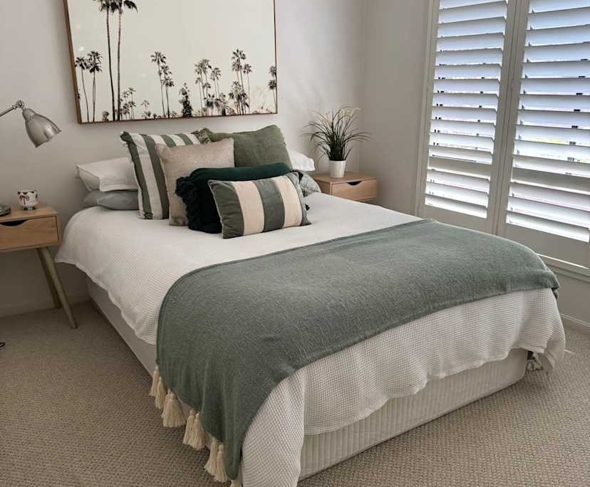 Furnished room in a share house