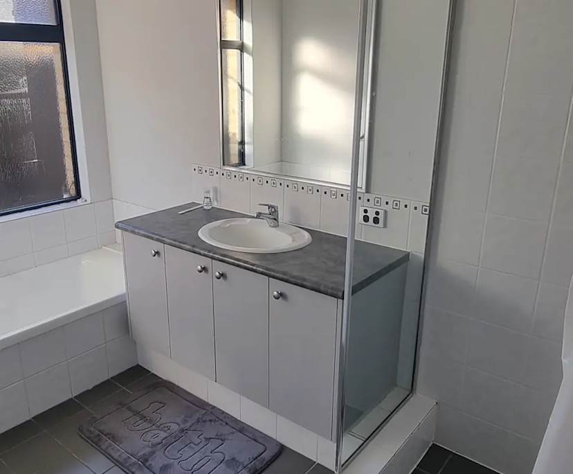 $220, Share-house, 3 bathrooms, Canning Vale WA 6155