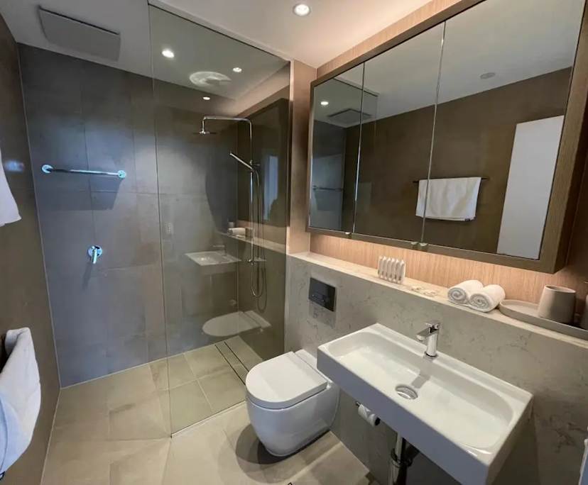 Furnished room in a flatshare