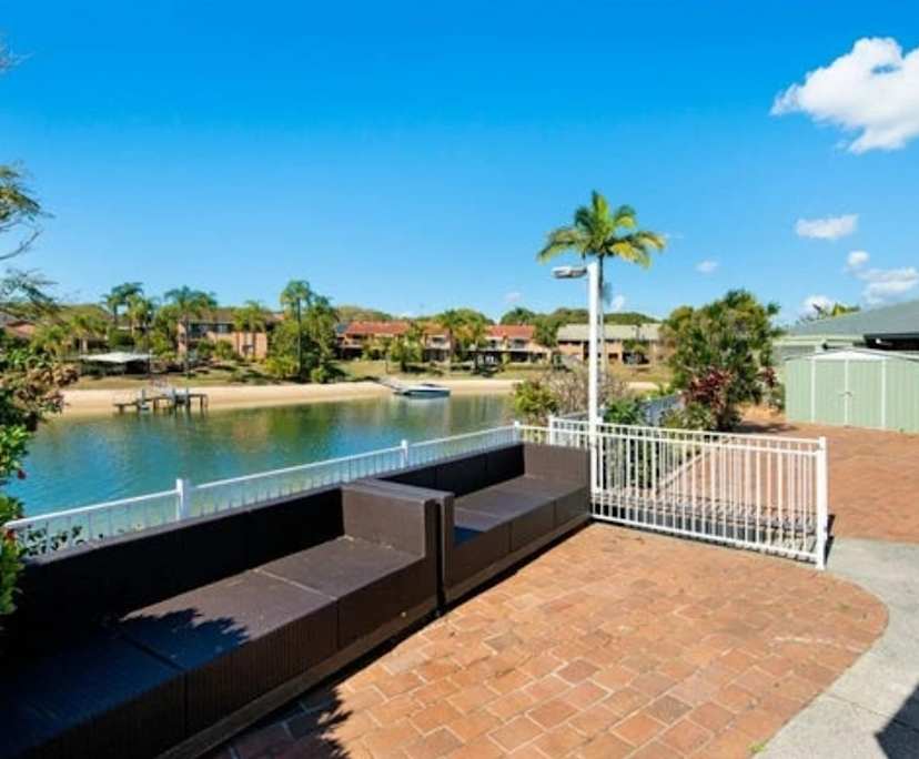 $325, Share-house, 4 bathrooms, Mermaid Waters QLD 4218