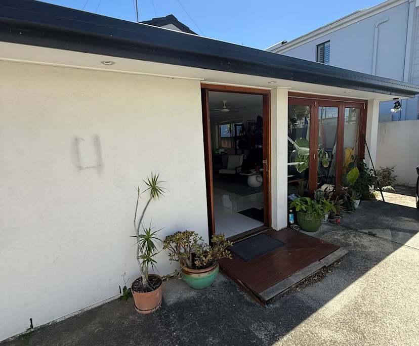 $370, Share-house, 3 bathrooms, Miami QLD 4220