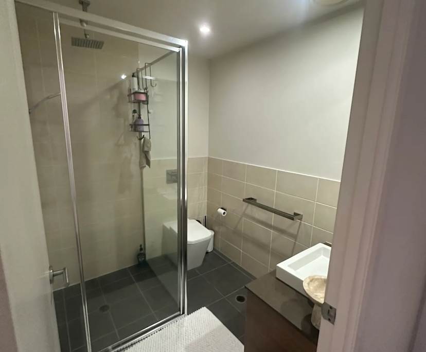 $380, Flatshare, 3 bathrooms, Biggera Waters QLD 4216