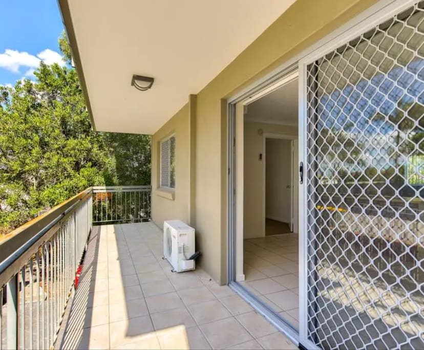 Room for Rent in Newmarket, Brisbane 220, Unfurni...