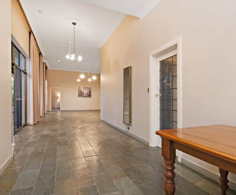 Room in a share house