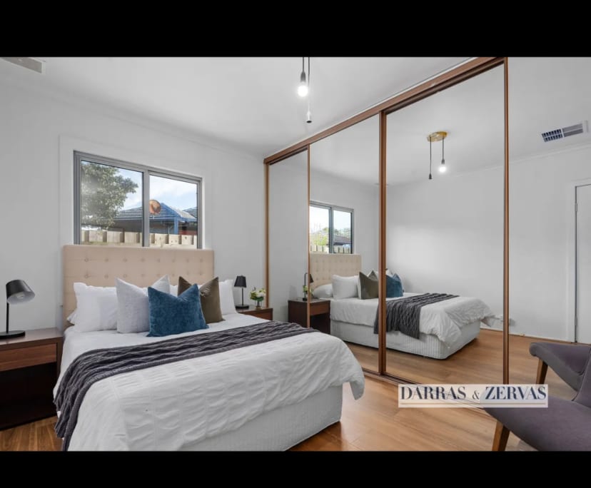 Room in a share house