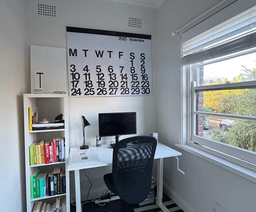 Furnished room in a flatshare