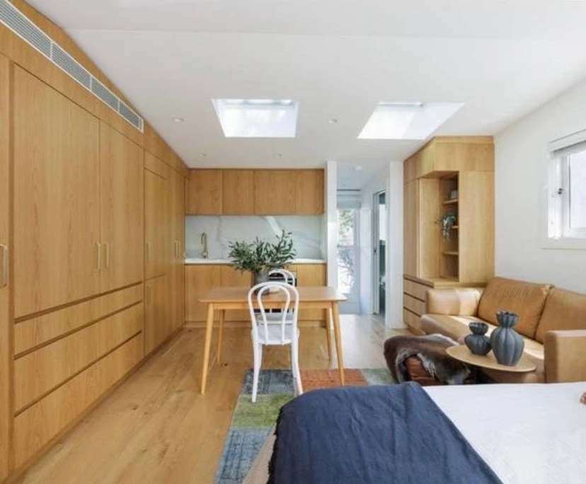 Furnished room studio flat for rent