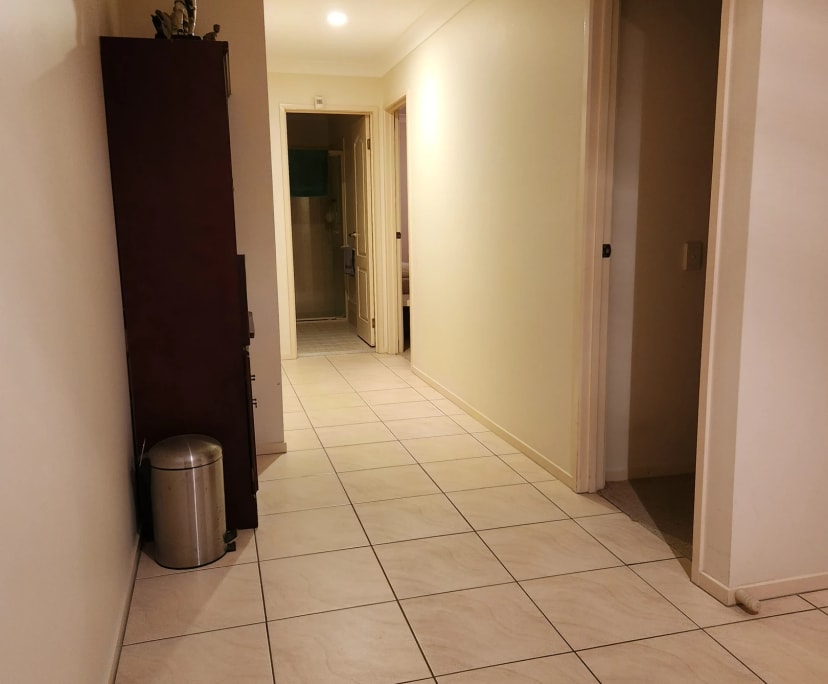 $350, Share-house, 3 bathrooms, Carrara QLD 4211