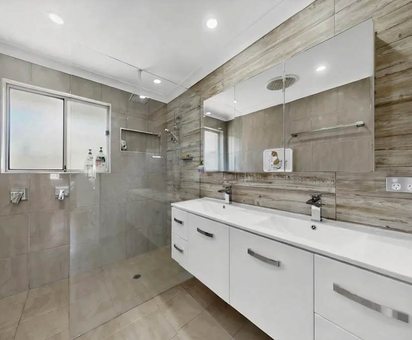 Furnished room in a share house