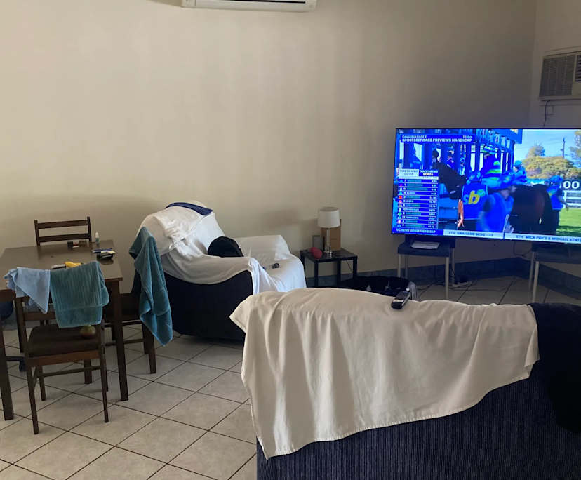 $180, Homestay, 2 bathrooms, Karama NT 0812