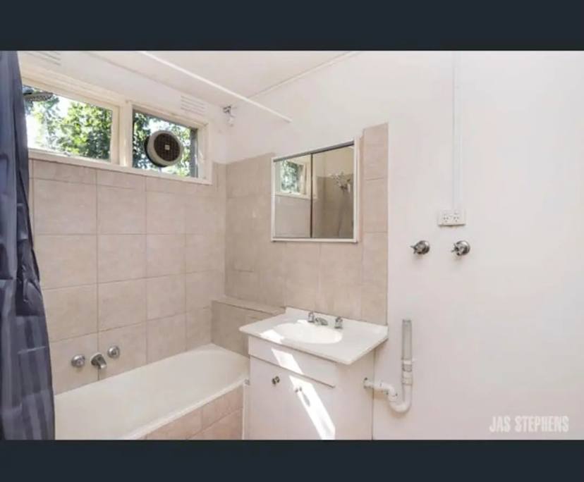 Whole property with 2 rooms for rent