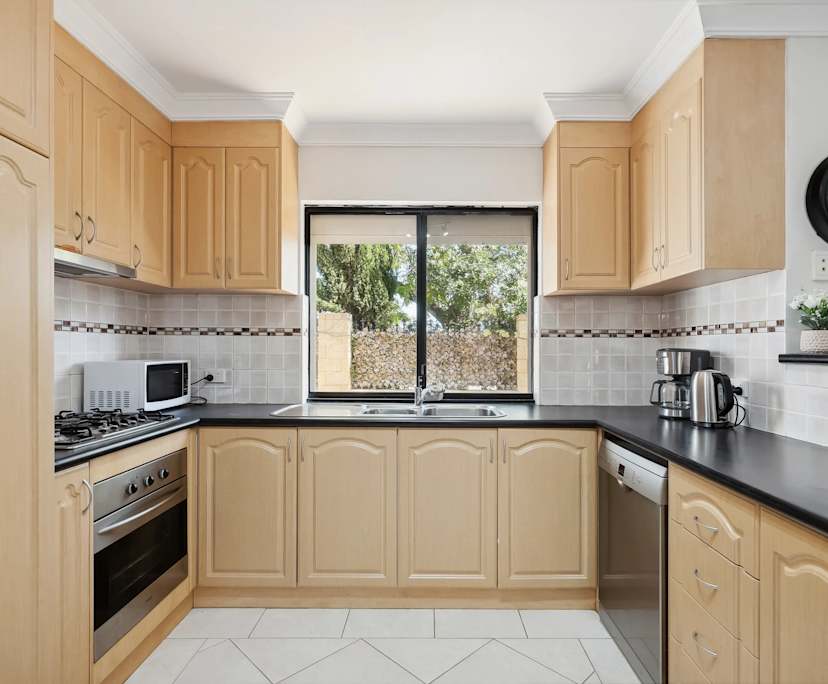 $600-650, Student-accommodation, 3 rooms, Nollamara WA 6051, Nollamara WA 6051