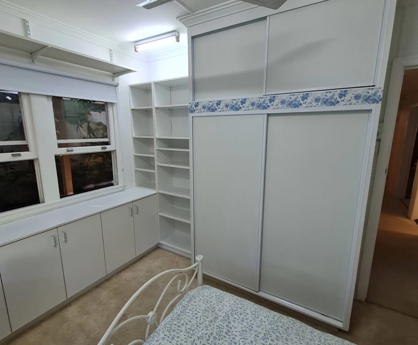 $300, Share-house, 4 bathrooms, Taringa QLD 4068