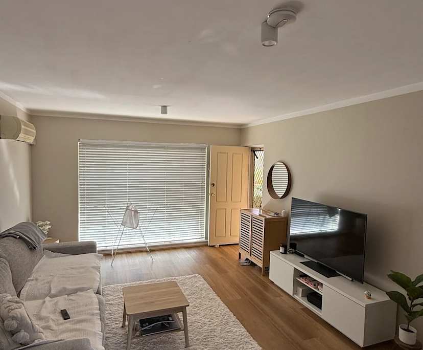 Room in a share house