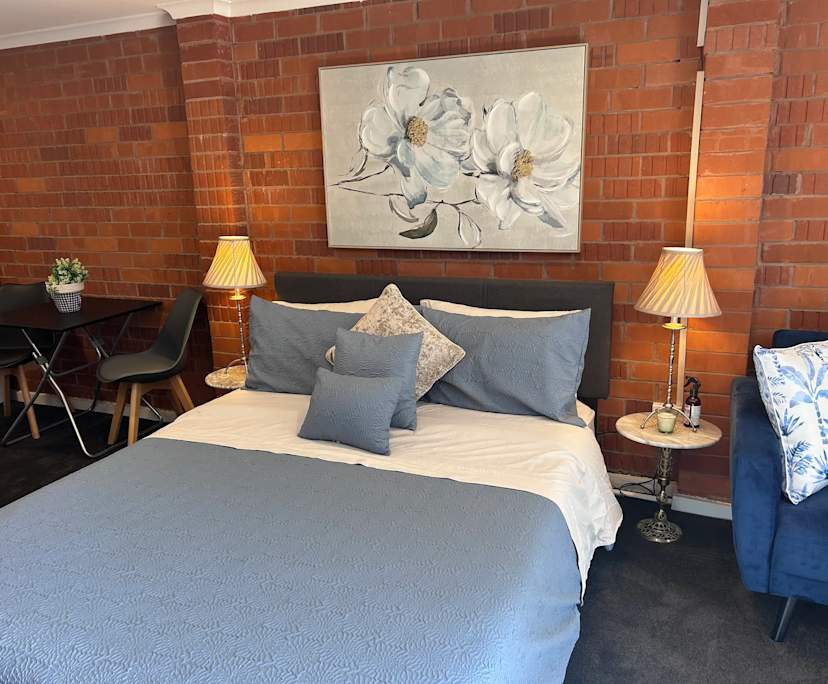 Whole property with 1 room for rent