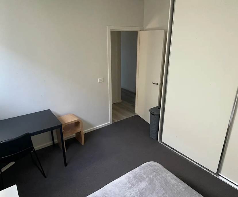 Furnished room in a flatshare