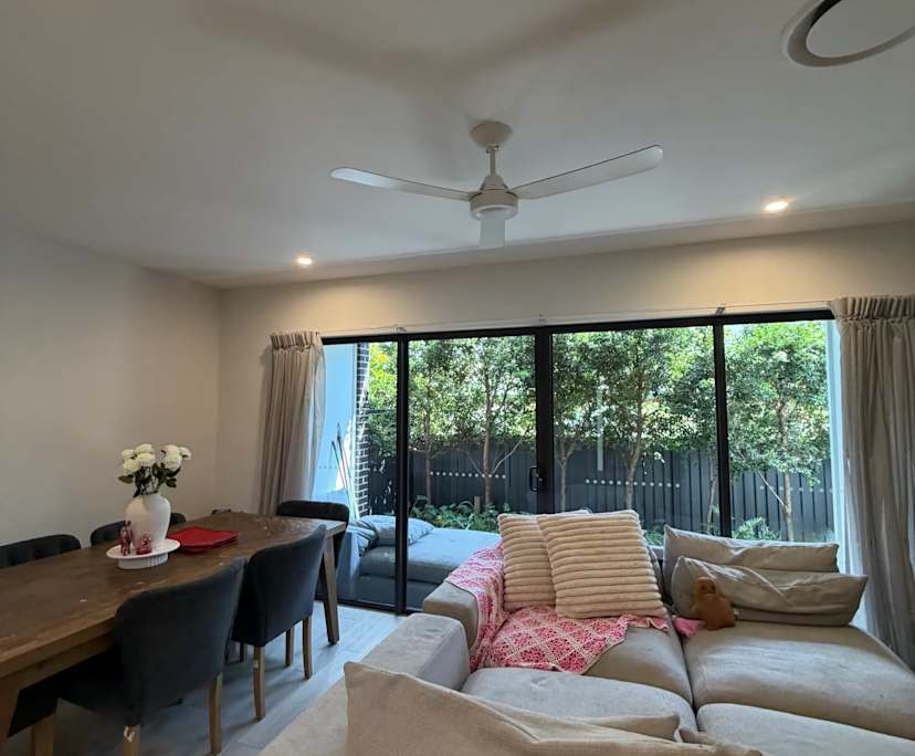 Room in a share house