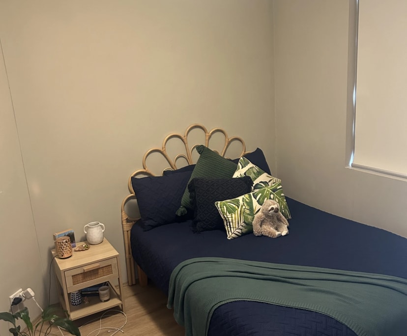 Furnished room in a flatshare