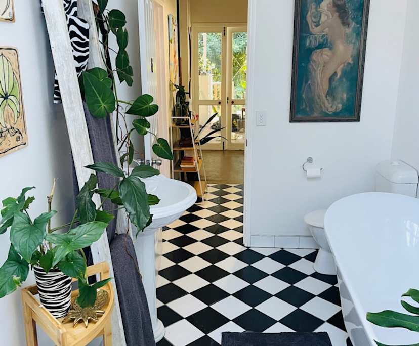 Whole property with 2 rooms for rent